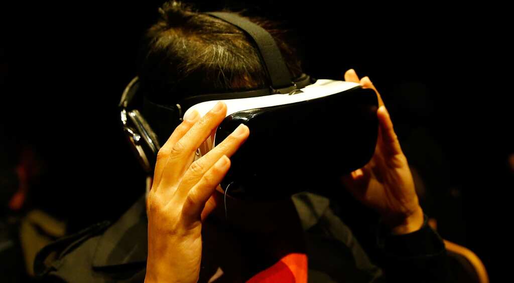 Video game makers plunge deeper into virtual reality