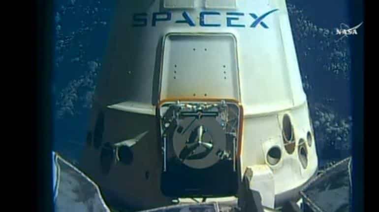 Watch: SpaceX Dragon returns to Earth Watch: SpaceX Dragon returns to Earth