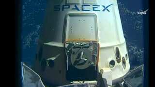 Watch: SpaceX Dragon returns to Earth