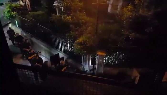 Eyewitness Video: Police searching area shortly after London Bridge attack