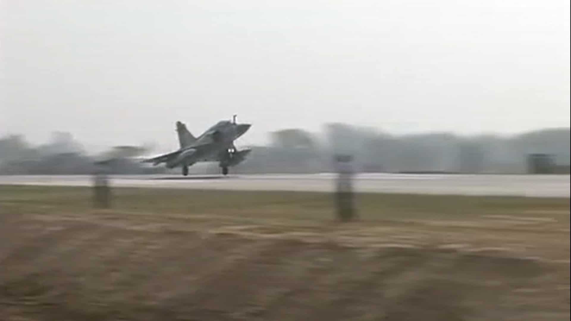 Watch IAF drill: Fighter planes land on Lucknow-Agra Expressway Watch IAF drill: Fighter planes land on Lucknow-Agra Expressway