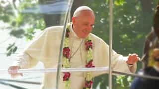 Watch: Pope Francis meets Rohingya refugees in Dhaka
