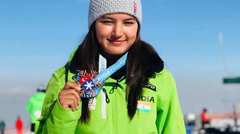 Watch: Himachal girl Aanchal Thakur brings India first international medal in Skiing