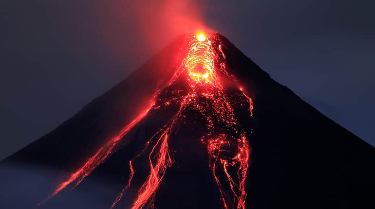 Watch: Will super blood moon trigger Mount Mayon eruption?
