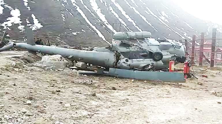 Watch: IAF helicopter collides with iron girder near Kedarnath temple Watch: IAF helicopter collides with iron girder near Kedarnath temple