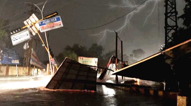 At least 70 dead as high-intensity duststorm hits parts of Uttar Pradesh, Rajasthan At least 70 dead as high-intensity duststorm hits parts of Uttar Pradesh, Rajasthan