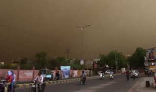 Duststorm in Delhi overnight, flights delayed; IMD predicts rain & thunder showers in North India