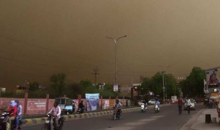 Duststorm in Delhi overnight, flights delayed; IMD predicts rain & thunder showers in North India