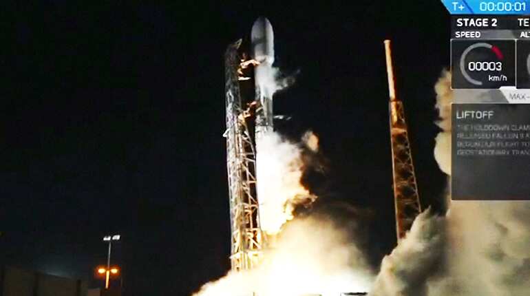 Watch: SpaceX rocket launches communications satellite Watch: SpaceX rocket launches communications satellite