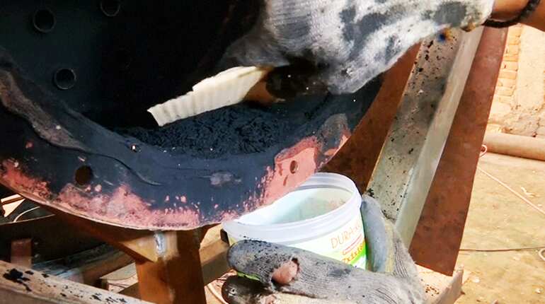 Indian engineers turn generator soot into ink