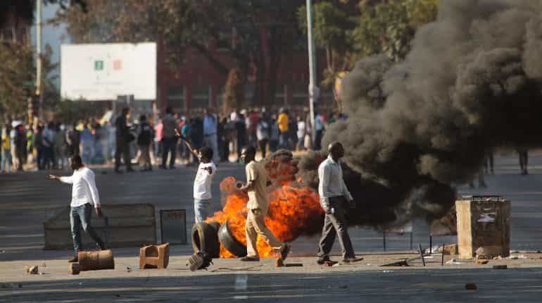 Watch: Post-election violence erupts in Zimbabwe after allegations of vote fraud, one shot dead by army Watch: Post-election violence erupts in Zimbabwe after allegations of vote fraud, one shot dead by army
