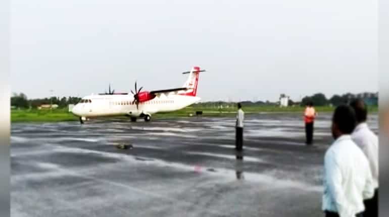Watch: Rain abates in Kerala as first commercial flight lands in Kochi naval air base Watch: Rain abates in Kerala as first commercial flight lands in Kochi naval air base