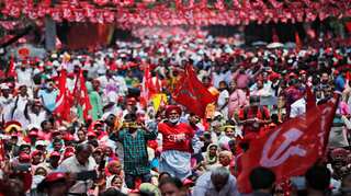 100,000 farmers to march on Parliament this week, protest govt's 'failure': Farmers' body