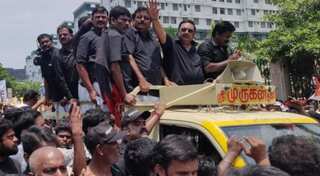 Sacked DMK leader M K Alagiri's show of strength turns out to be a tame affair