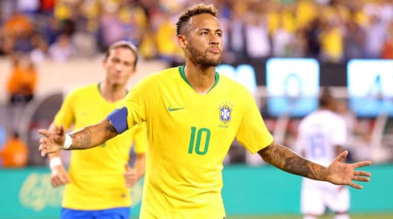 Neymar hat-trick fires Brazil past Peru, Argentina labor