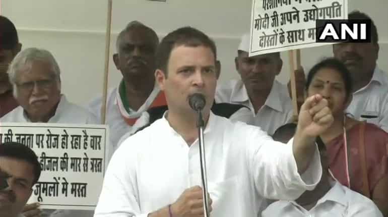 Gali gali mein shor hai, Hindustan ka chowkidar chor hai: Rahul Gandhi Gali gali mein shor hai, Hindustan ka chowkidar chor hai: Rahul Gandhi