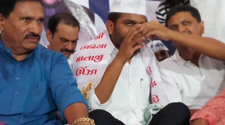 Hardik Patel ends fast; no negotiation in sight