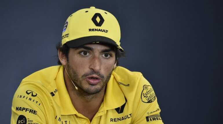 RENAULT (Carlos Sainz 8, Nico Hulkenberg 10)