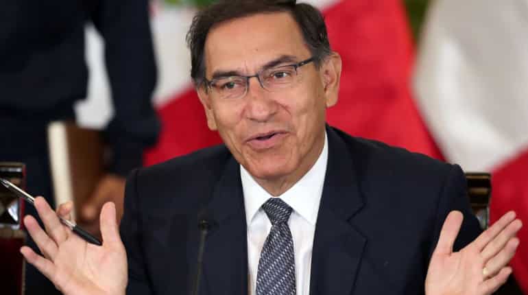 Peru's Vizcarra dares Congress to oust Cabinet in dispute over reforms