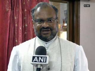 Rape-accused bishop arrives in Jalandhar, supporters shower rose petals on him