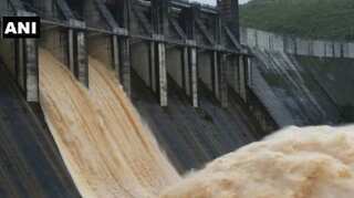 Cyclone 'Daye' lashes Odisha, 2 shutters of upper Kolab dam opened after rise in water level