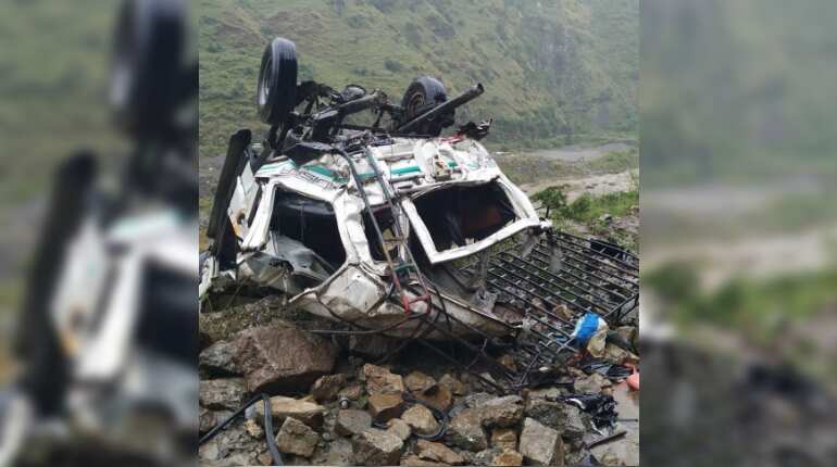 Himachal Pradesh: 10 killed, 3 injured after jeep fell into gorge in Shimla Himachal Pradesh: 10 killed, 3 injured after jeep fell into gorge in Shimla