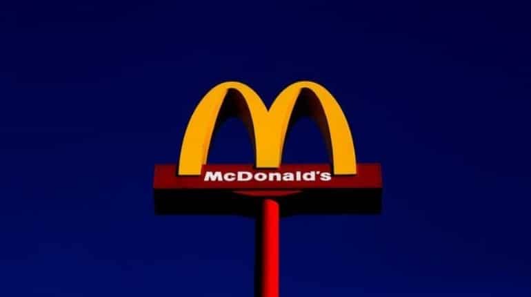 McDonald's says classic burgers no longer have artificial ingredients McDonald's says classic burgers no longer have artificial ingredients