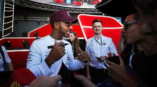 Lewis Hamilton closes in on 5th Formula 1 title