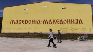 Macedonia votes on new name to end Greek row