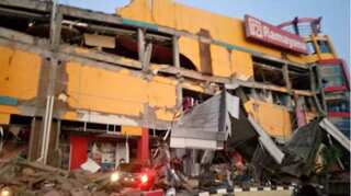 Indonesian city hit by tsunami after powerful quake