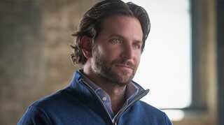 Bradley Cooper celebrates Thanksgiving by watching parade post-Irina Shayk split