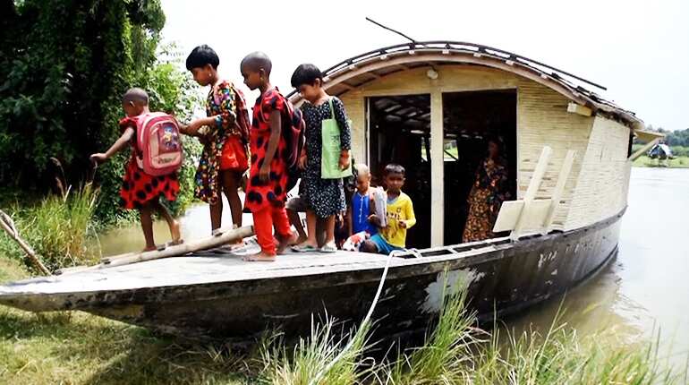 Floating schools in Bangladesh an example of how to tackle climate change
