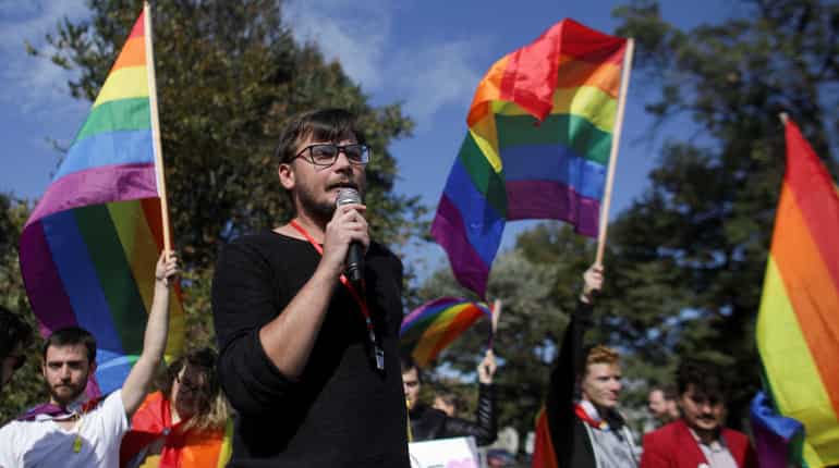 Romanians to vote on constitutional ban on same-sex marriage