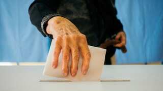 Low turnout casts doubt on Romania anti-gay marriage vote