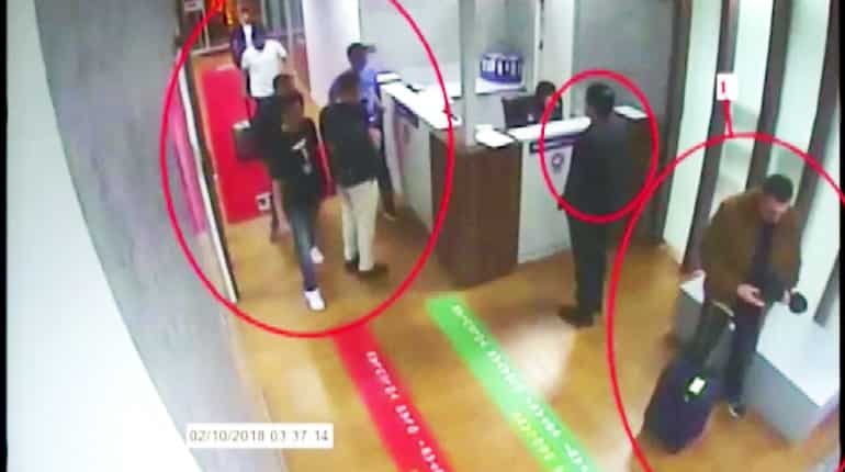Journalist Khashoggi was killed by Saudi 'hit team' that then dismembered his body with bone saw: NYT Journalist Khashoggi was killed by Saudi 'hit team' that then dismembered his body with bone saw: NYT
