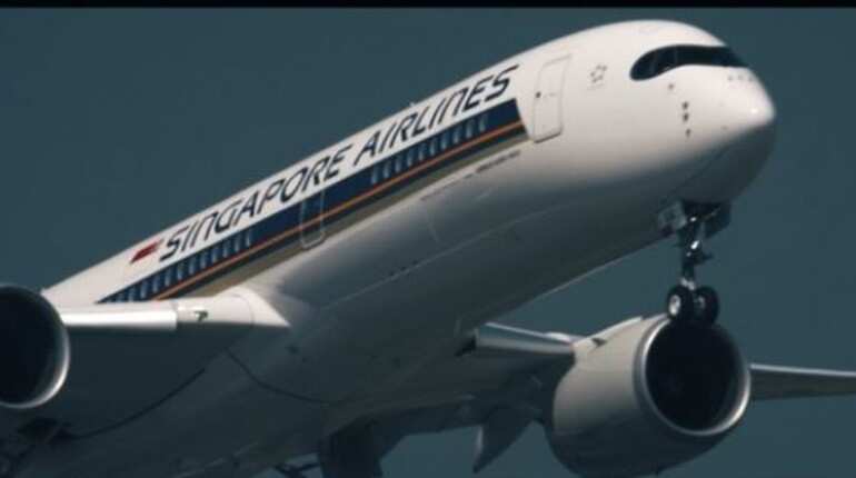 Singapore Airlines secures $1 billion additional credit after rights issue