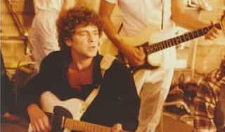 American guitarist Lindsey Adams Buckingham  sues former Fleetwood Mac bandmates