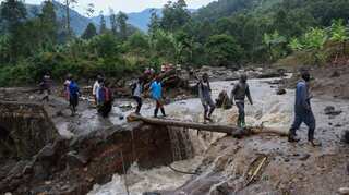 At least 41 dead in eastern Uganda landslide