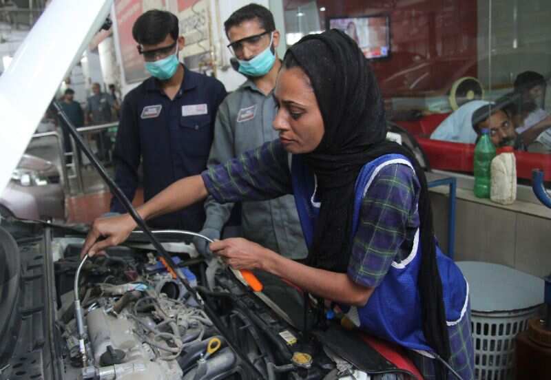 The female car mechanic driving change in patriarchal Pakistan The female car mechanic driving change in patriarchal Pakistan