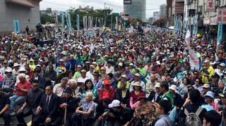 Thousands rally in Taiwan, call for referendum on independence from China