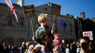 UK says it has reached draft Brexit deal with EU