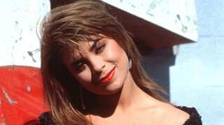 Paula Abdul falls off the stage while performing at a concert in Mississippi