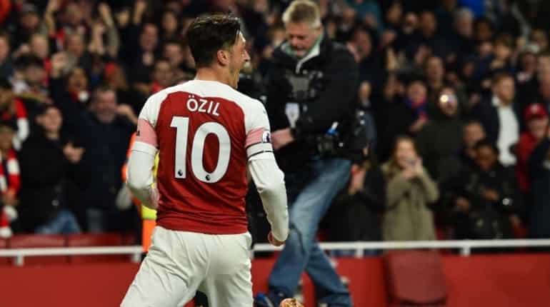 Watch: After stunning goal, Mesut Ozil praises Arsenal's 'sexy' football