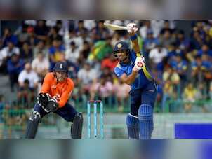 Dickwella, Chandimal power Sri Lanka to 366