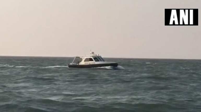 Boat carrying Maharashtra Chief Secretary capsizes off Mumbai coast Boat carrying Maharashtra Chief Secretary capsizes off Mumbai coast