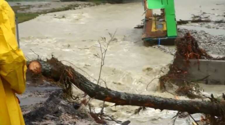 Floods kill six in southern Russia Floods kill six in southern Russia