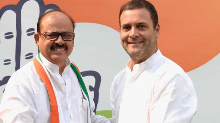 Former NCP leader Tariq Anwar joins Congress
