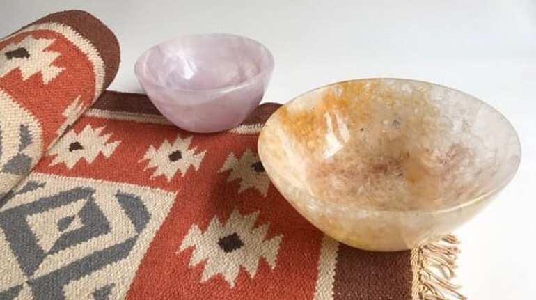 PM Modi gifts handcrafted stone bowl, dhurries to Japanese premier