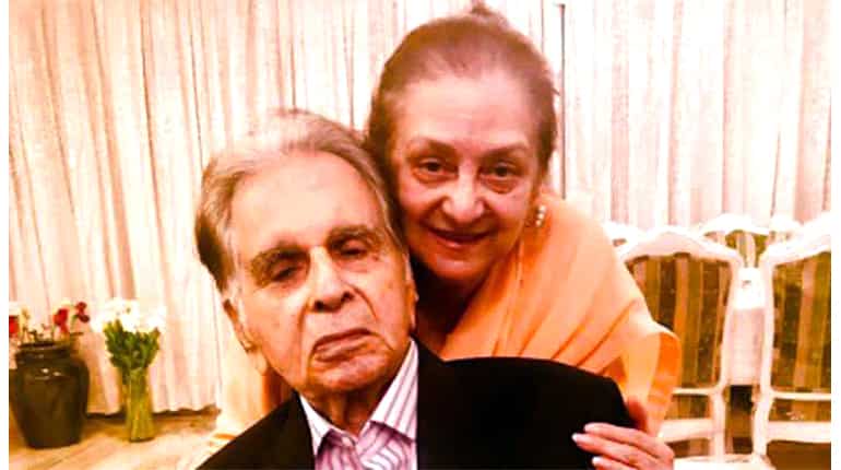 Saira Banu rubbishes reports of Dilip Kumar's illness Saira Banu rubbishes reports of Dilip Kumar's illness
