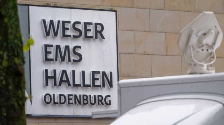 German nurse admits to killing 100 patients as trial opens German nurse admits to killing 100 patients as trial opens